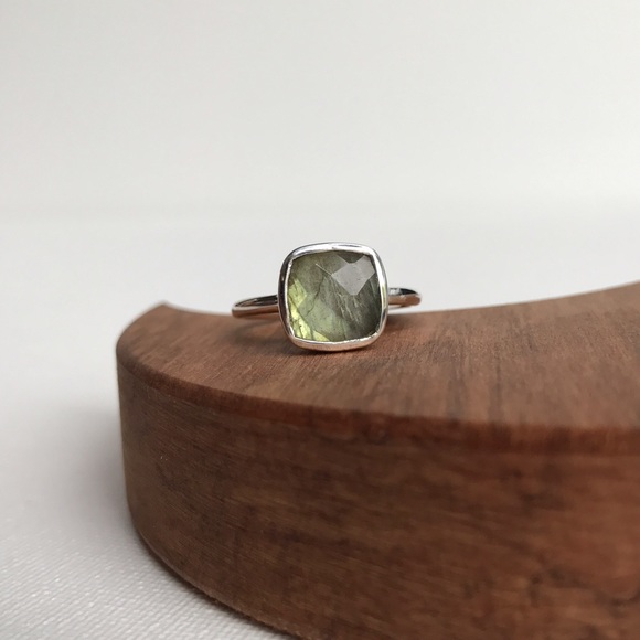 Boutique Jewelry - SALE Labradorite & Sterling Silver Ring