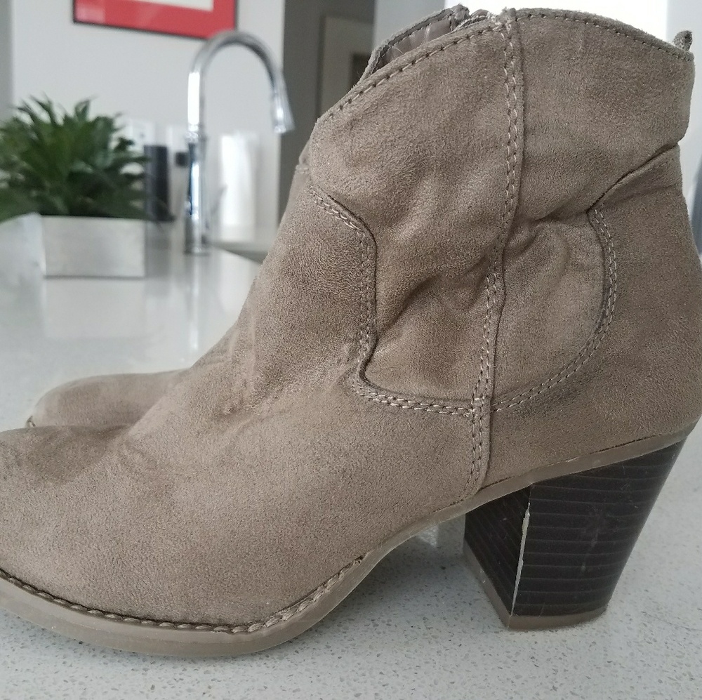 Stone suede heeled boots