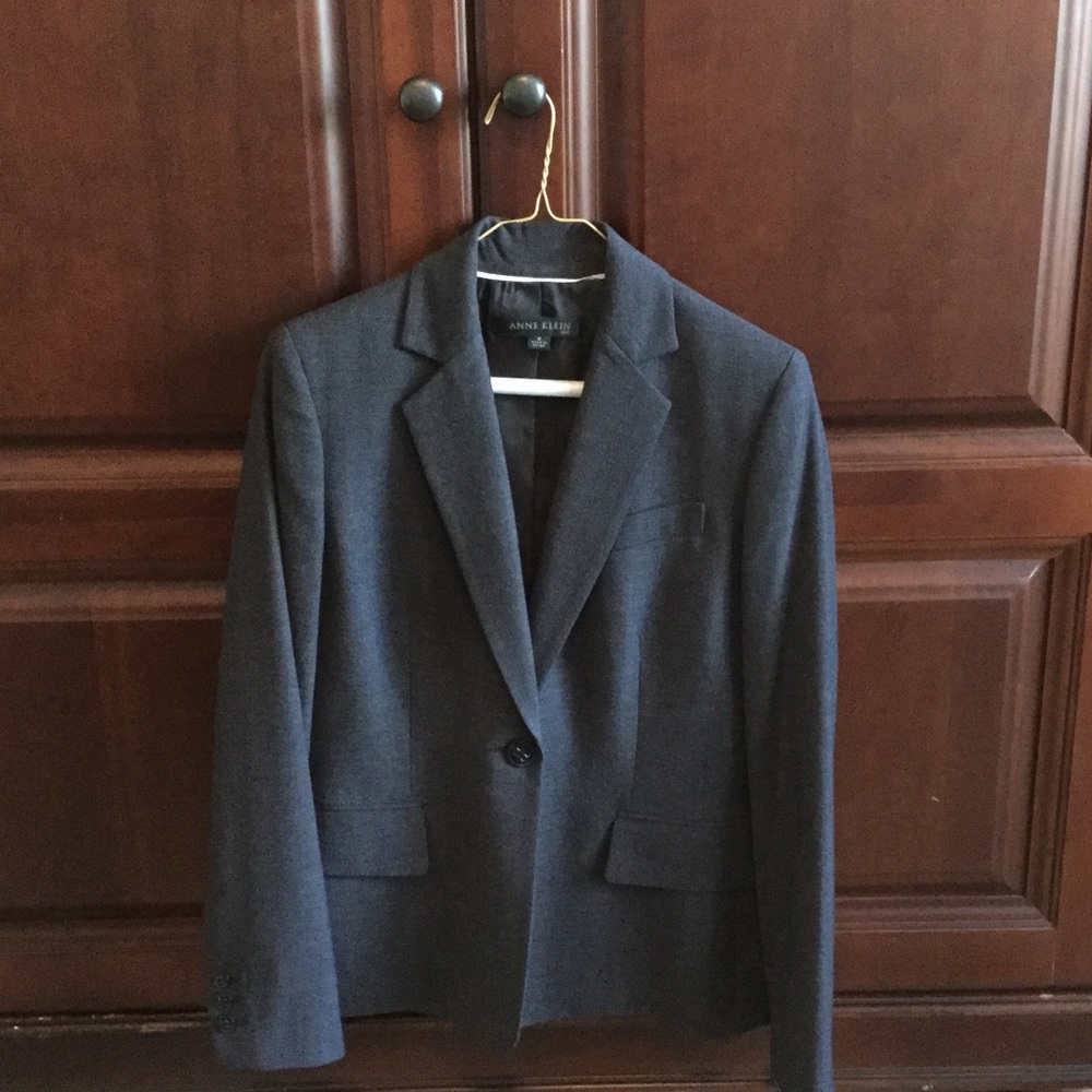 Anne Klein wool blazer .