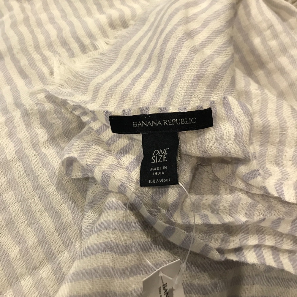 Banana Republic 100% Wool Lightweight Scarf