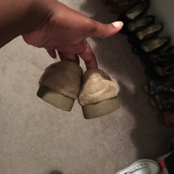 Slip on's - Picture 6 of 6