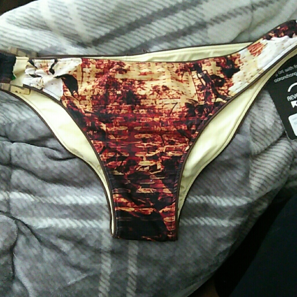 Reversible L New Aaron Chang bottoms