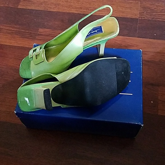 3 inch lime green open toe and heel shoe - Picture 2 of 3