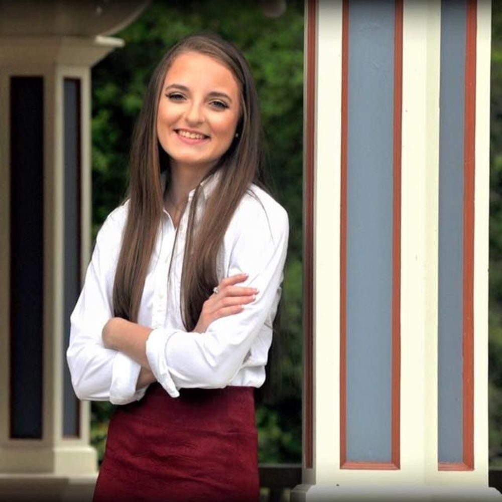 Meet your Posher, Chloe