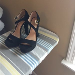 Bowen toe black heels