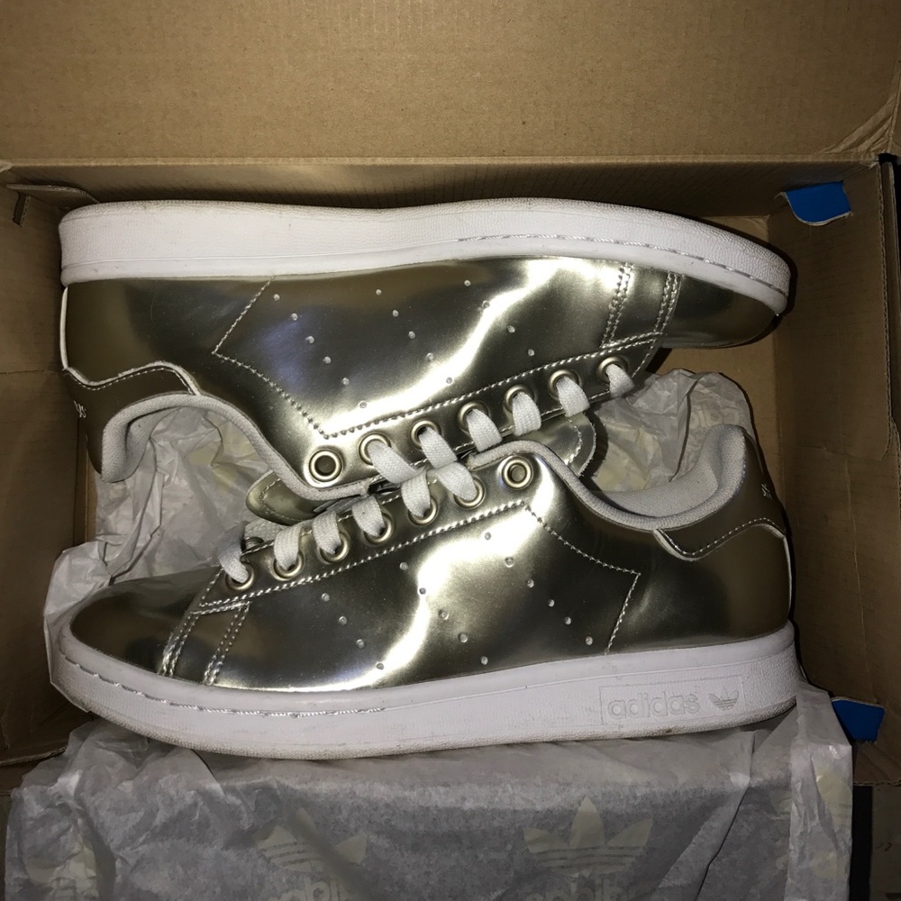 Women Adidas stans smith