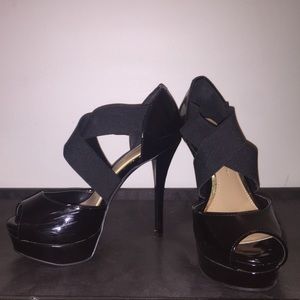 Jessica Simpson black strappy heels