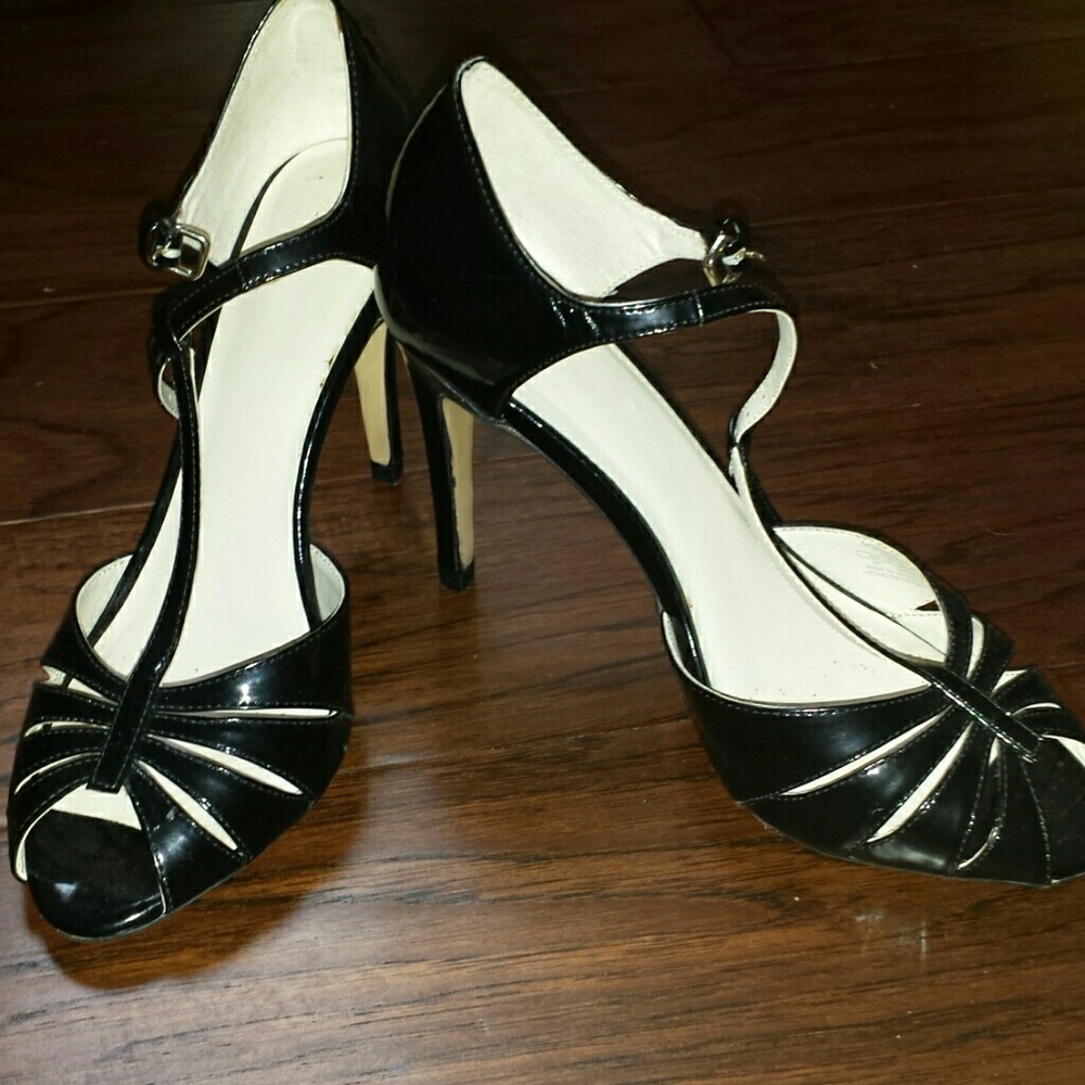 ZARA T STRAP sandals