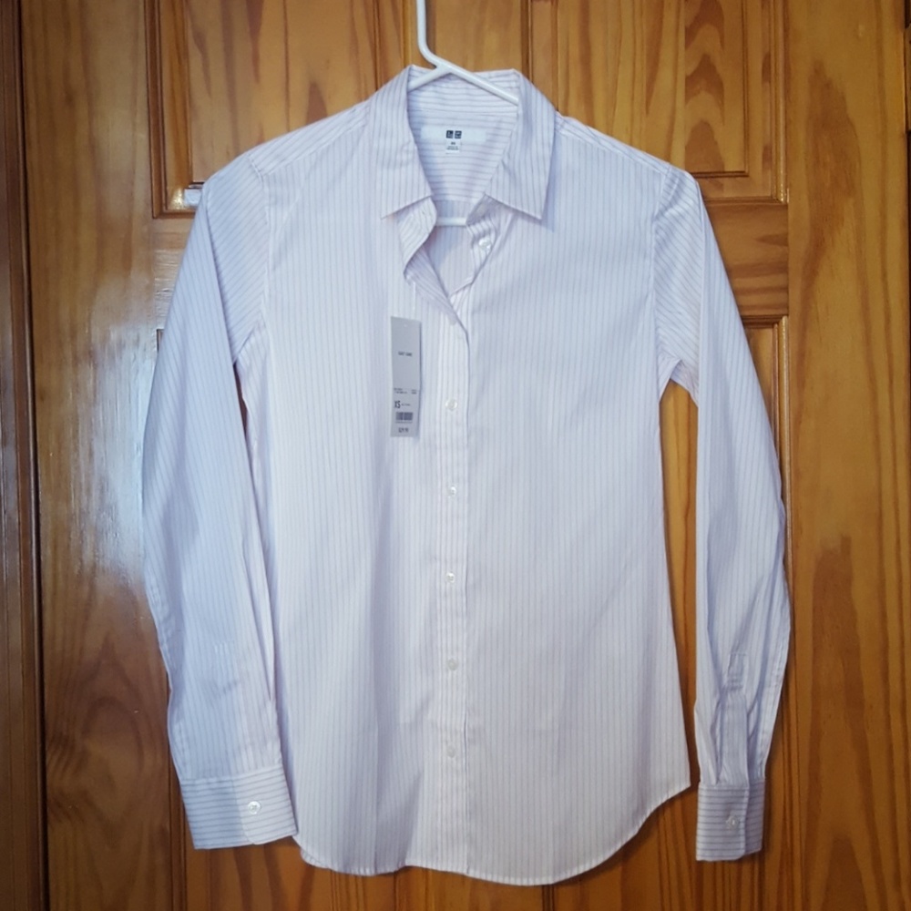 Uniqlo white and pink pinstriped button down shirt