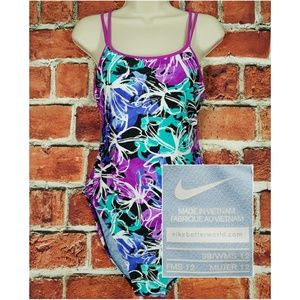Women's Nike One Piece Swimsuit