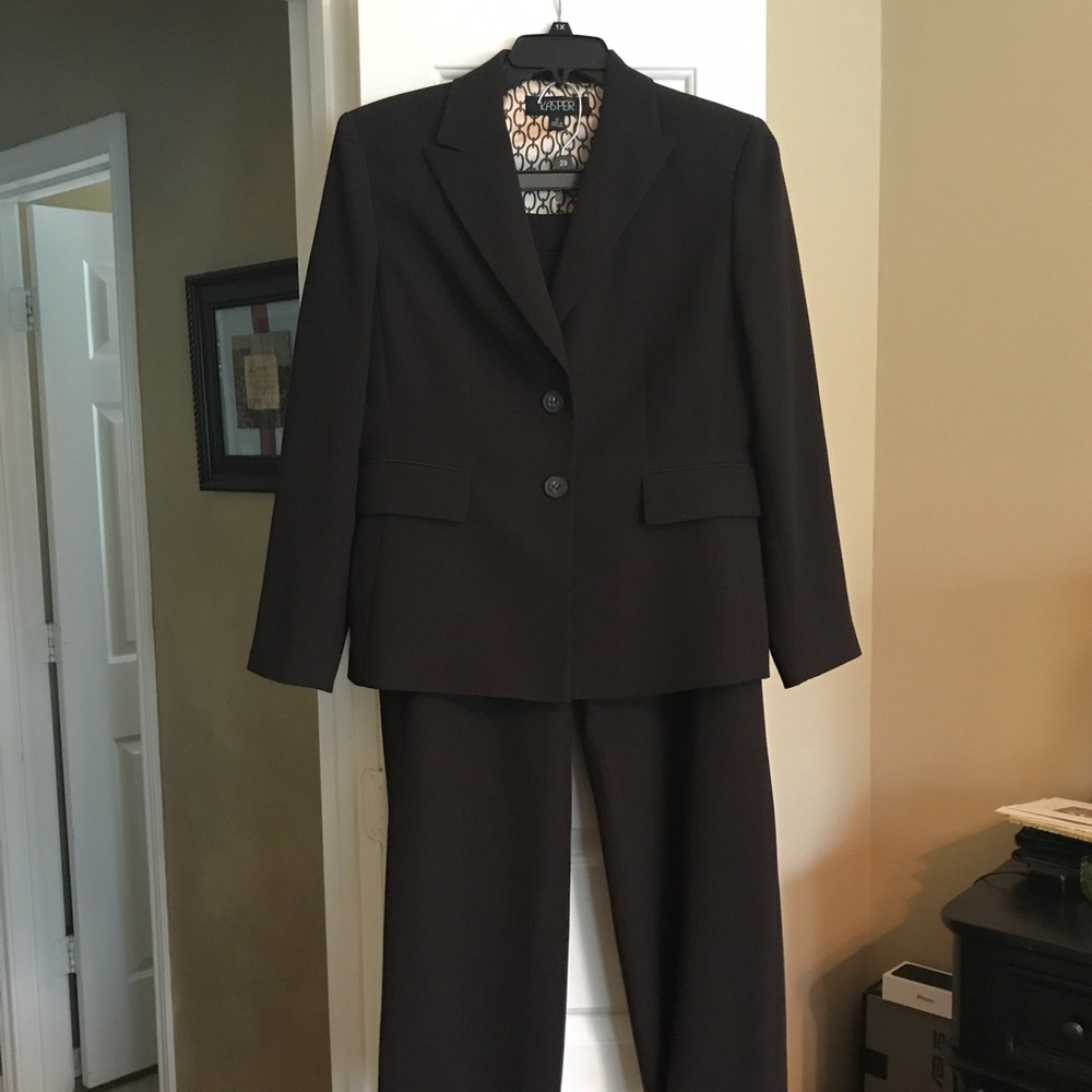Kasper Suit