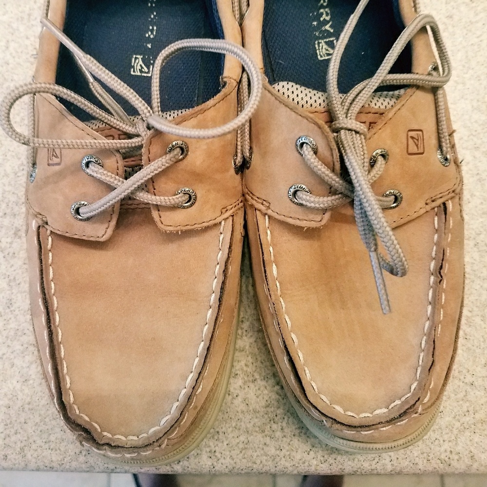 👀👀 price drop Boys sperry's