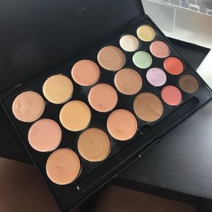 Morphe brushes 20 color contour concealer palette