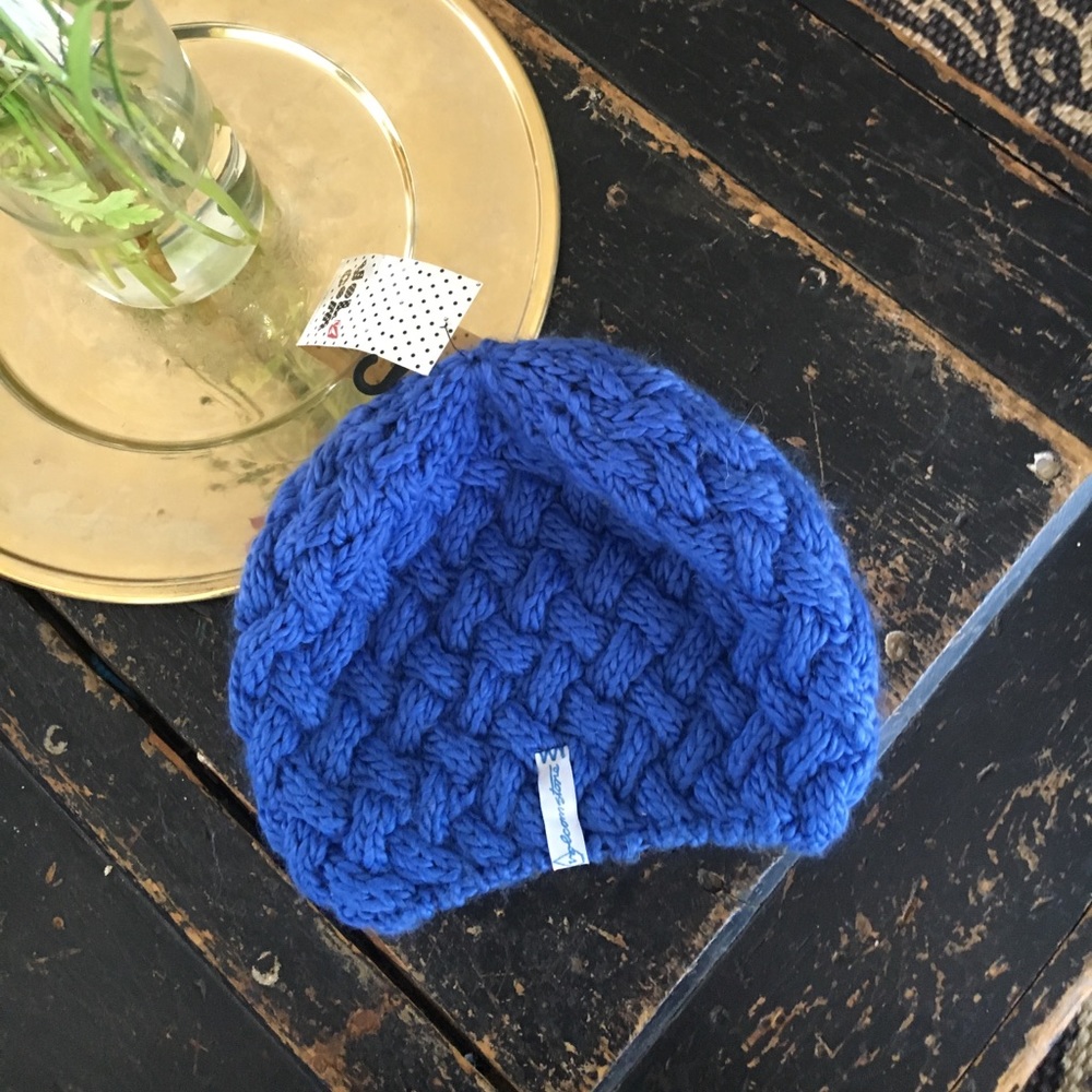 NWT Volcom knit beanie