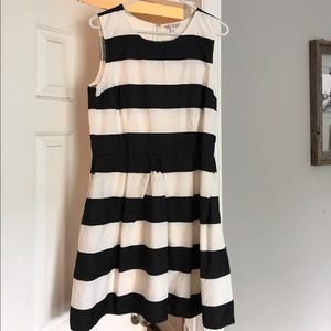 Knee length, Gap dress with pocket!