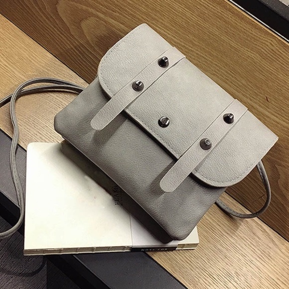 Get'in it Crossbody - Picture 2 of 3