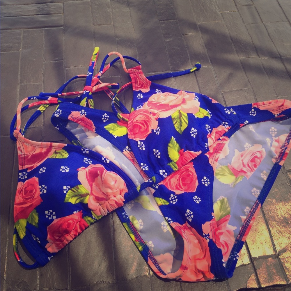 Body Glove Bikini :: LIKE NEW