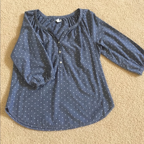 Old Navy Tops - Old Navy 3/4 Sleeve chambray top Old Navy Tops - Old Navy 3/4 Sleeve chambray top