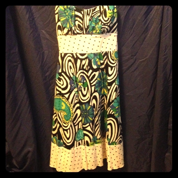 Design (flower, polka dot on bottom) print, dress - Picture 1 of 6