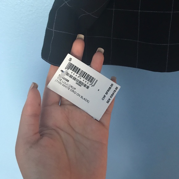 Haltered Crop top !! - Picture 7 of 7