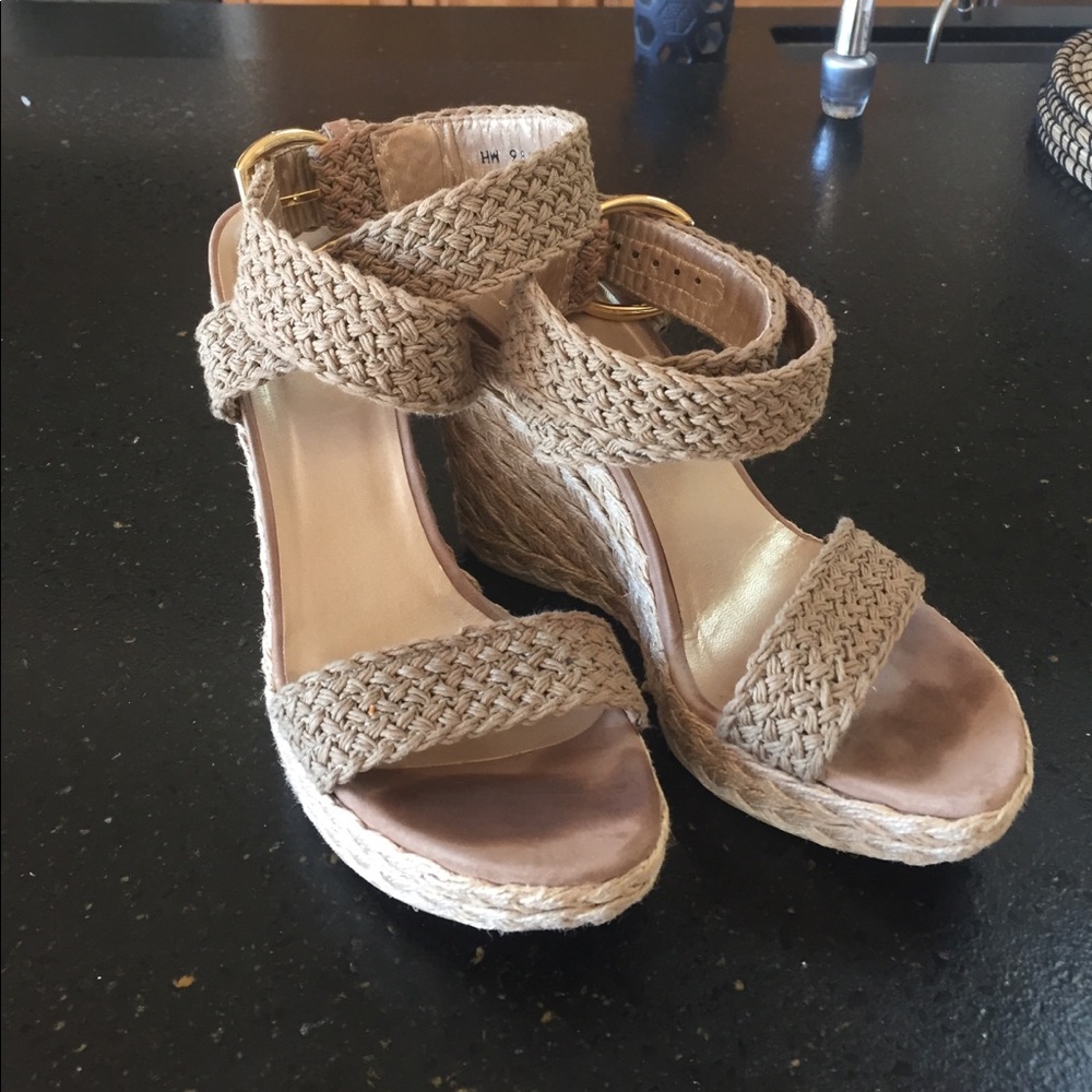 Stuart Weizmann Alexa Crochet Wedge