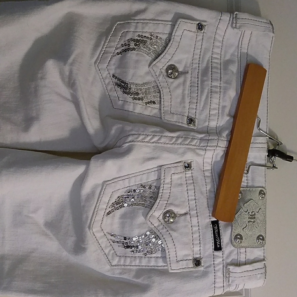 Miss Me cropped pants
