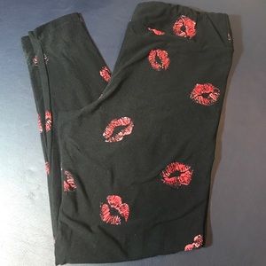 💋ATTN:Makeup Lovers💋LuLaRoe Tall&Curvy Leggings