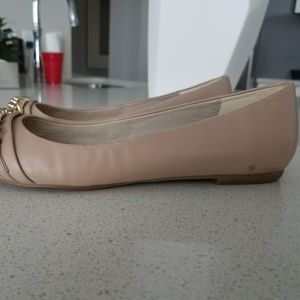 Aldo Flats w chain detail