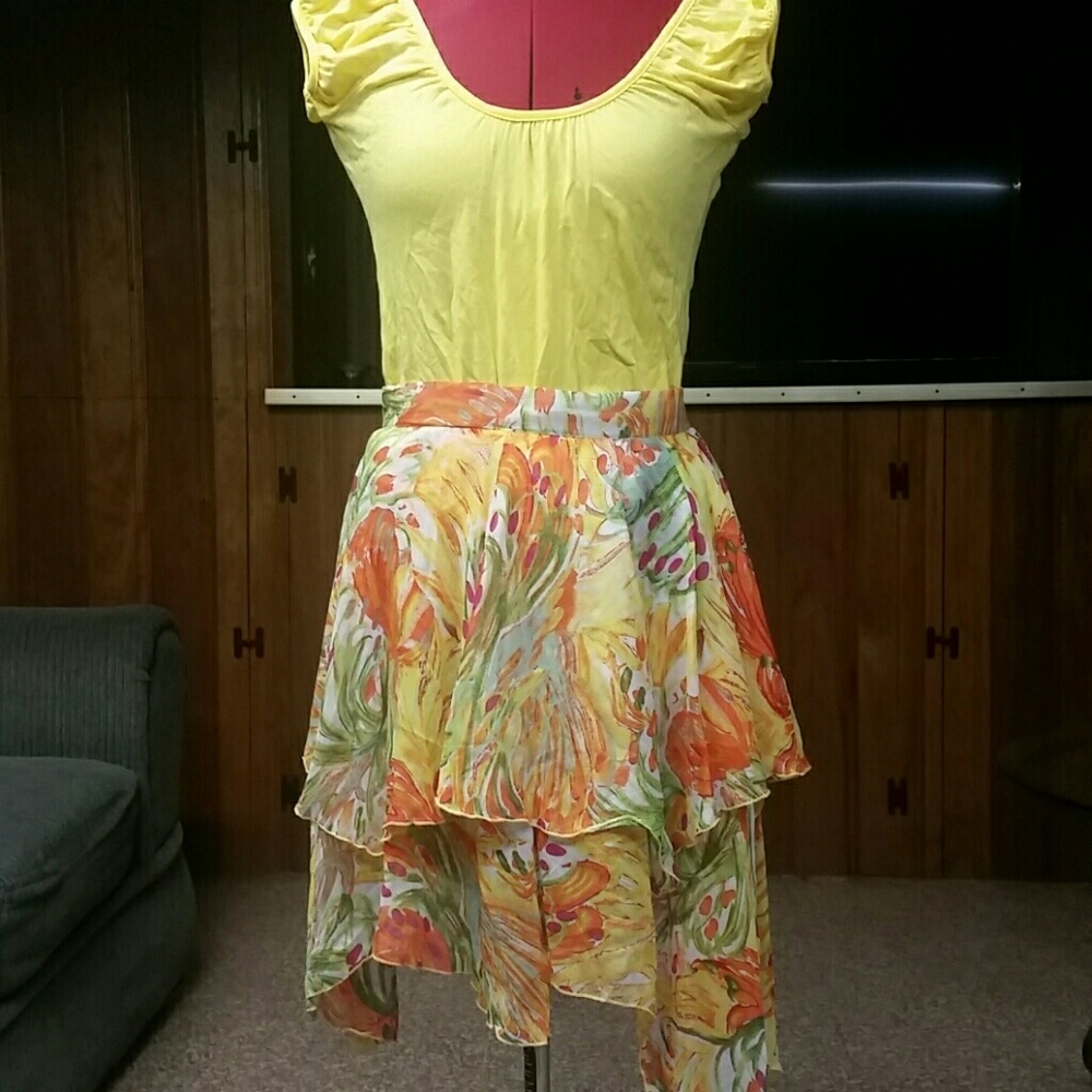 Yellow hi lo hem skirt