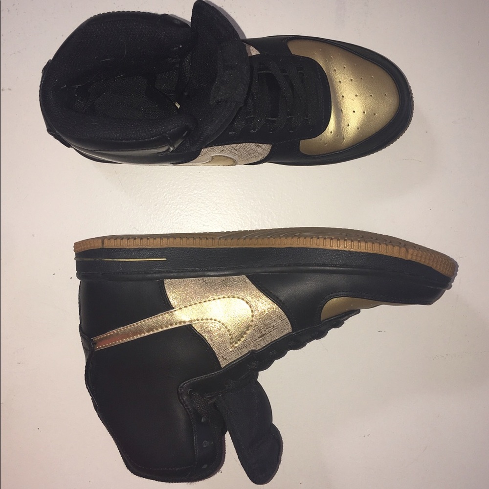 Nike Air Women's Feather Top Premium