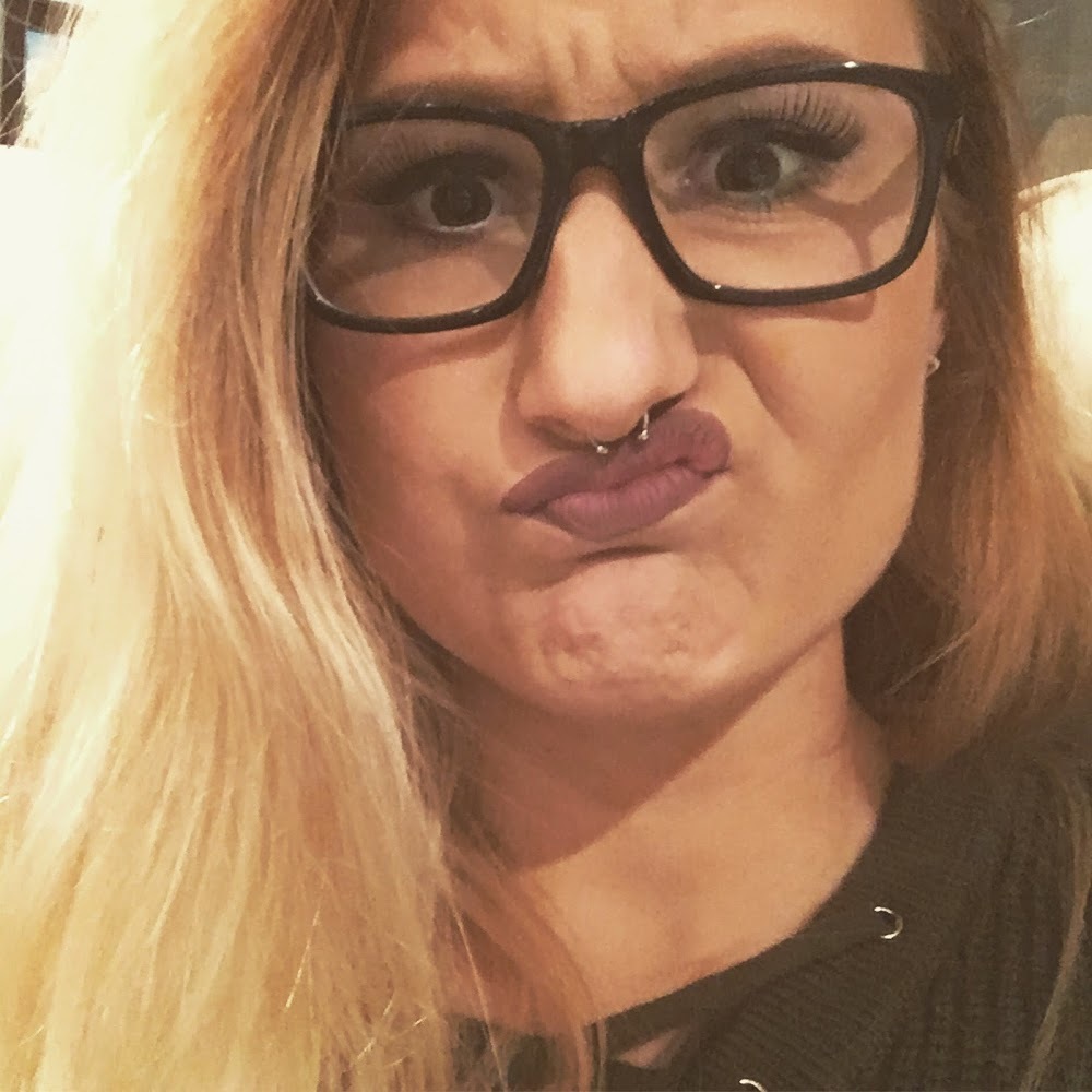 Meet your Posher, Daniella