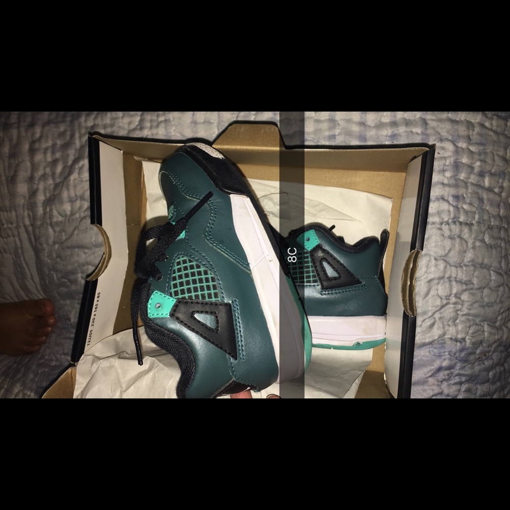Kids sneakers
