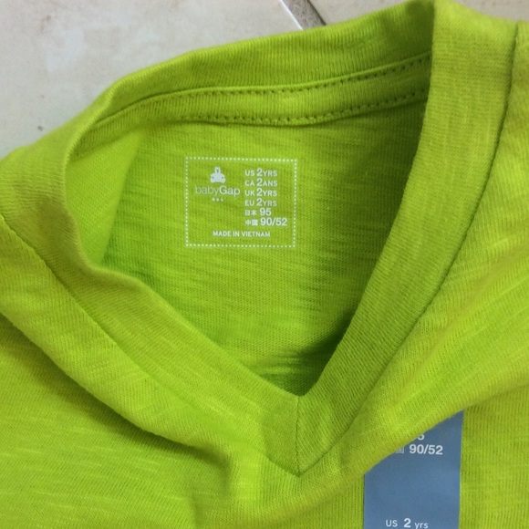 BUNDLE OF BABYGAP 2 YEARS SHORTS AND  T SHIRTS NWT - Picture 6 of 8