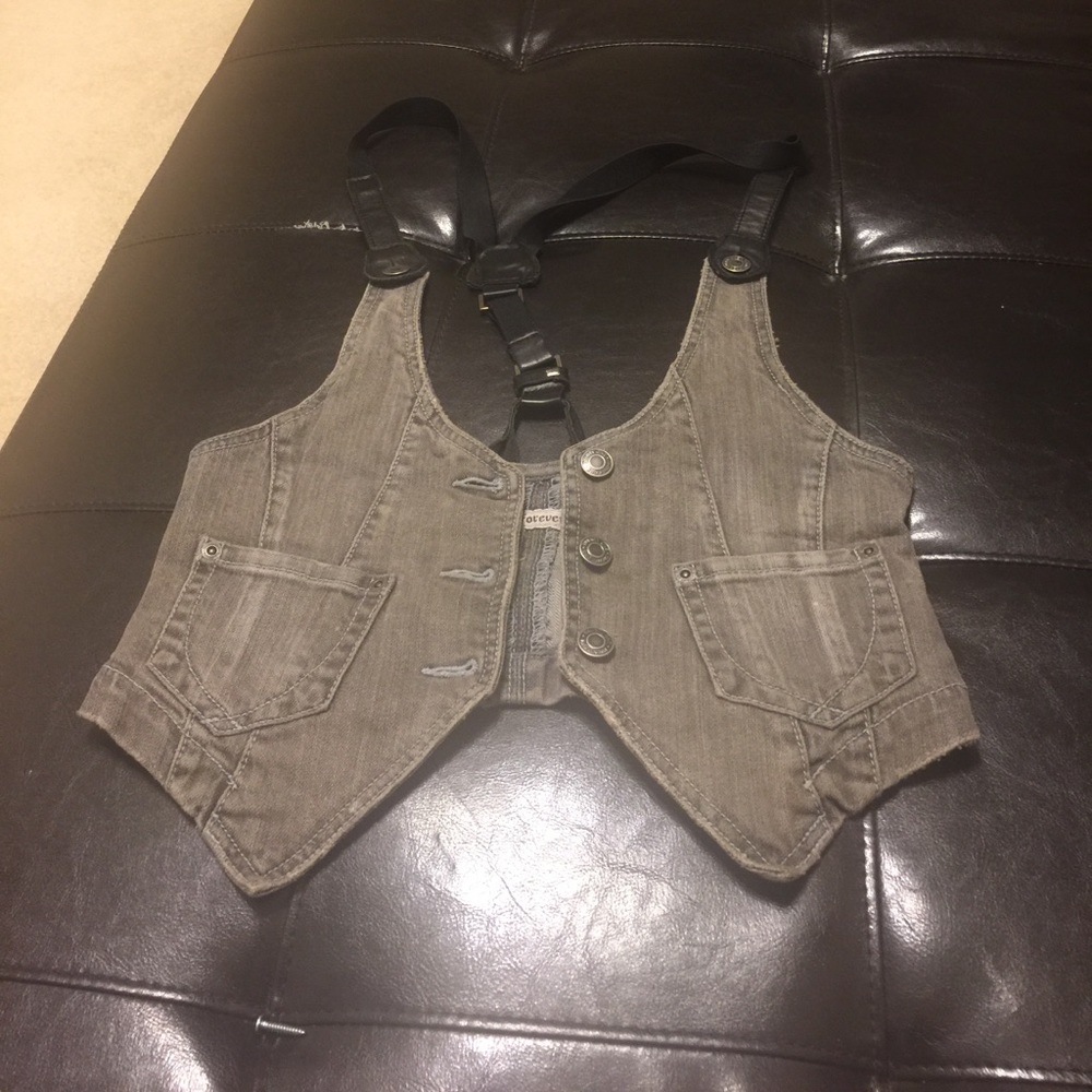 Trendy!! Grey denim vest