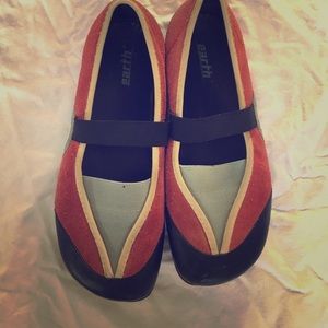 Earth shoes size 8
