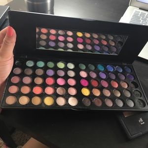 BH cosmetics day and night 60 color eyeshadow
