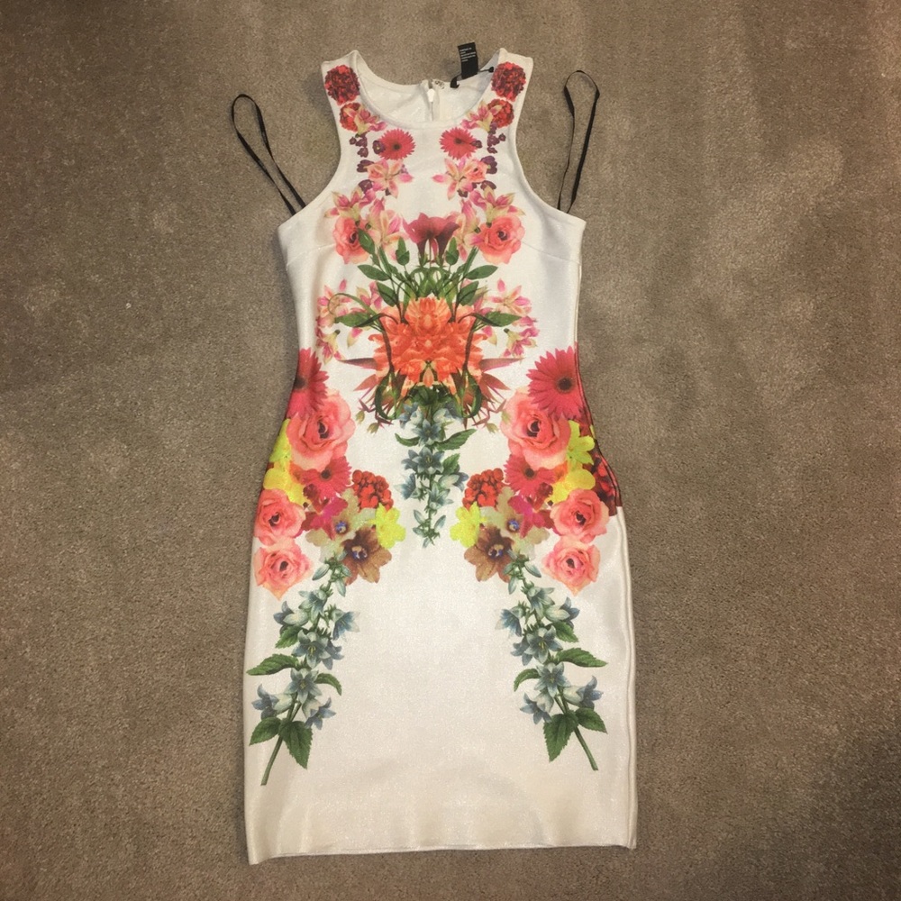 Small forever 21 bandage zip dress