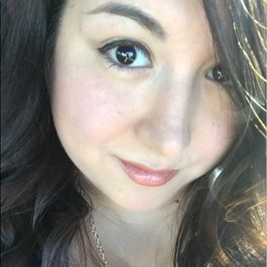 Meet your Posher, Victoria