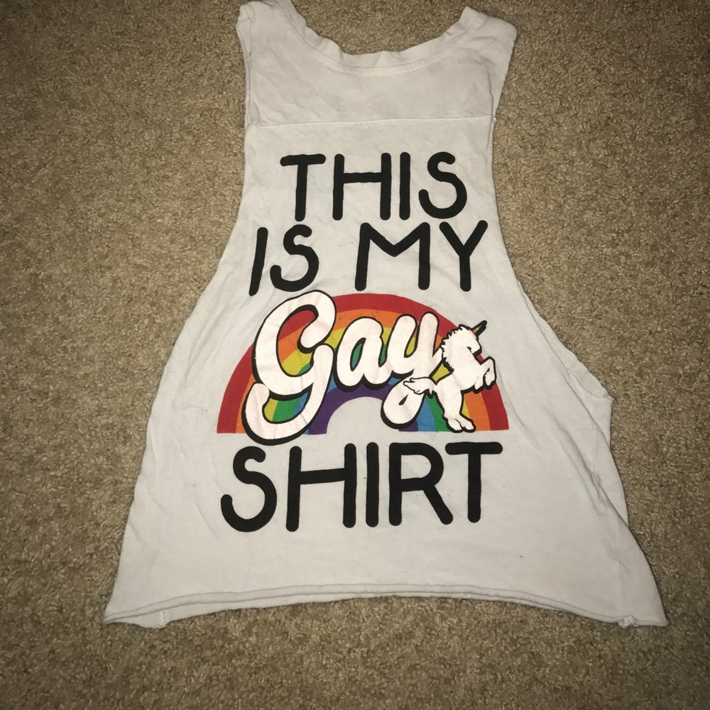 This is my gay shirt 🦄