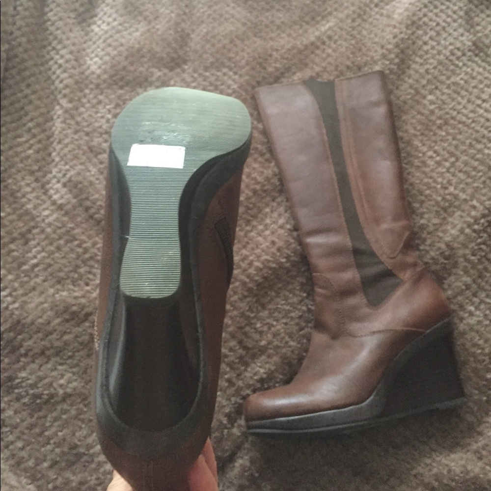 Boots - Picture 2 of 3