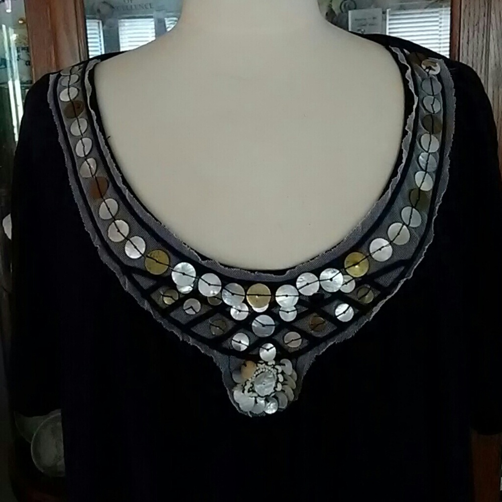 CUTE PLUS SIZE SEASHELL TOP!!!