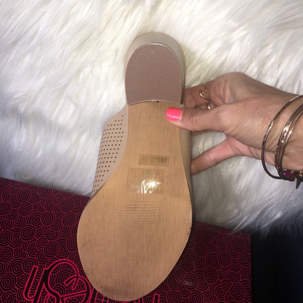 Beige Mules, the perfect anytime shoes! - Picture 3 of 4