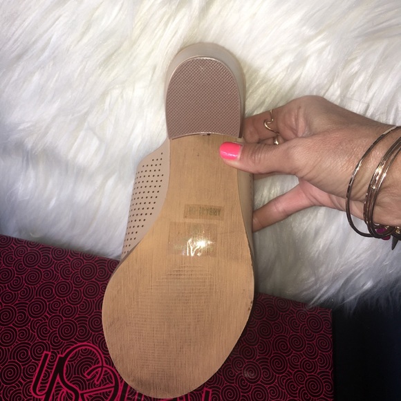 Beige Mules, the perfect anytime shoes! - Picture 3 of 4