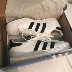 Women's adidas Superstar -- BRAND NEW never worn