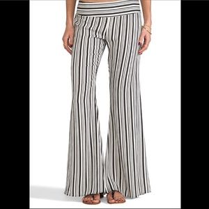 Flynn Skye Patty Flare Pant B/W Stripe