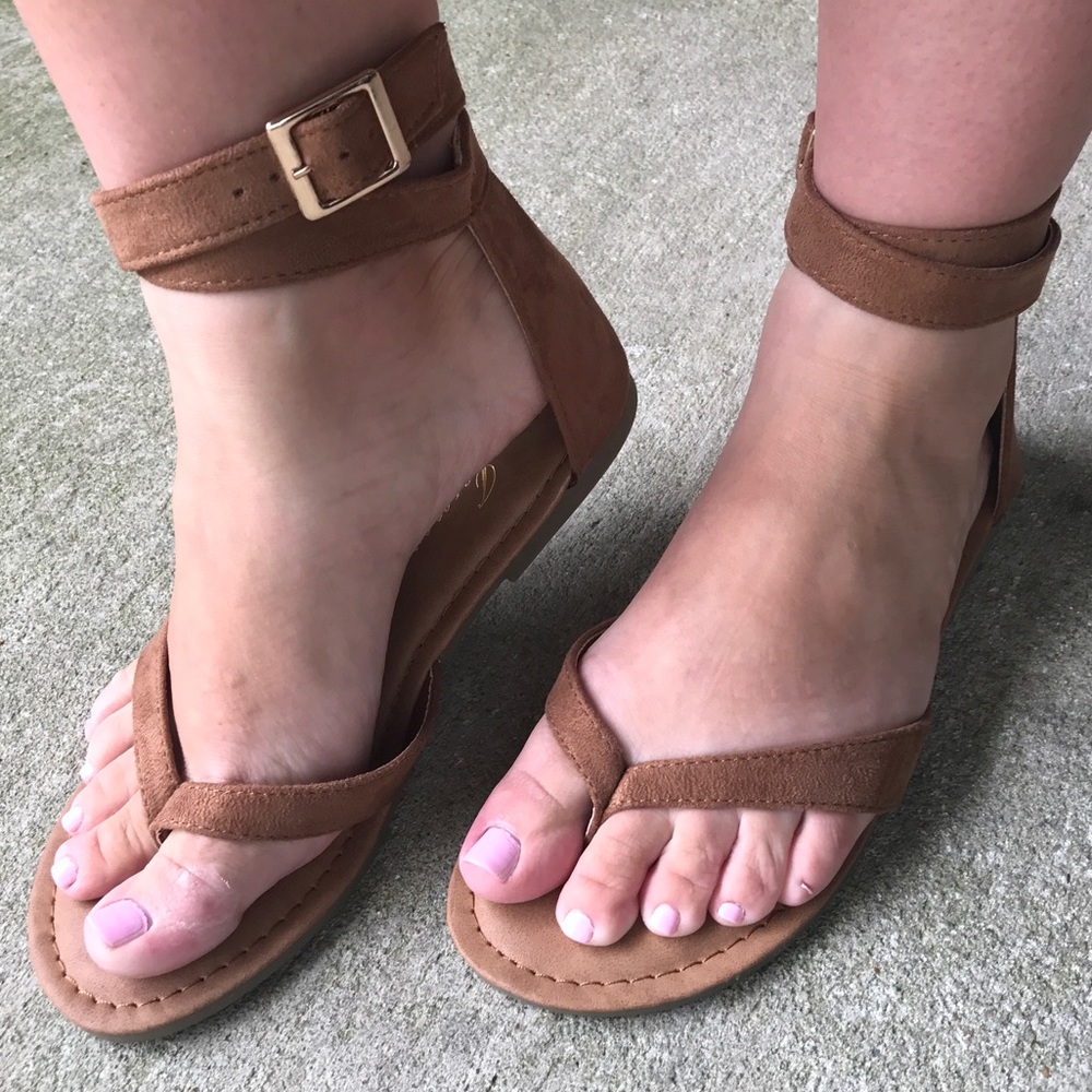 LAST - Tan "wrap it around" sandals - Picture 4 of 4