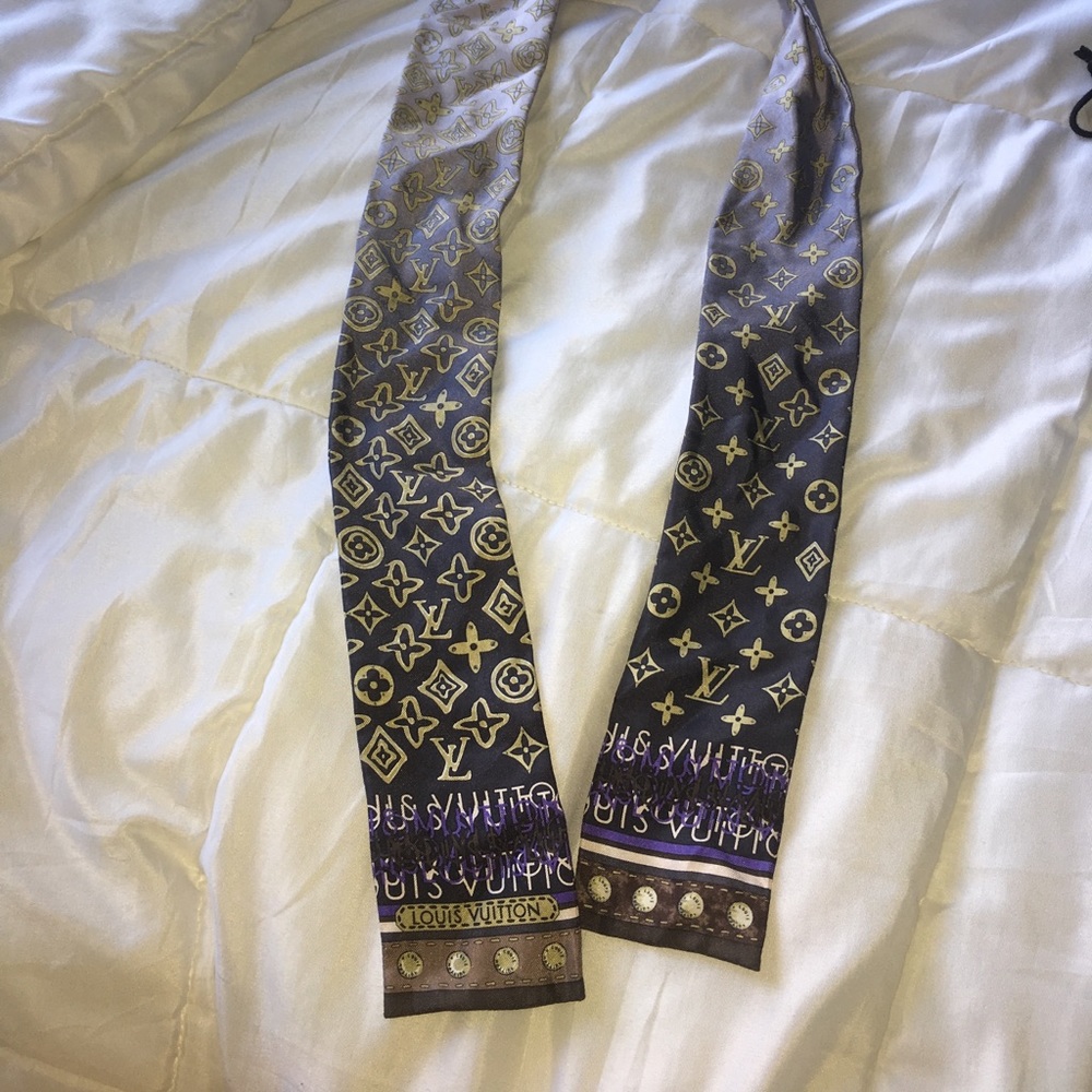 Louis Vuitton scarf