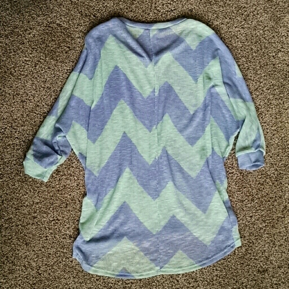 Chevron Top - Picture 2 of 3