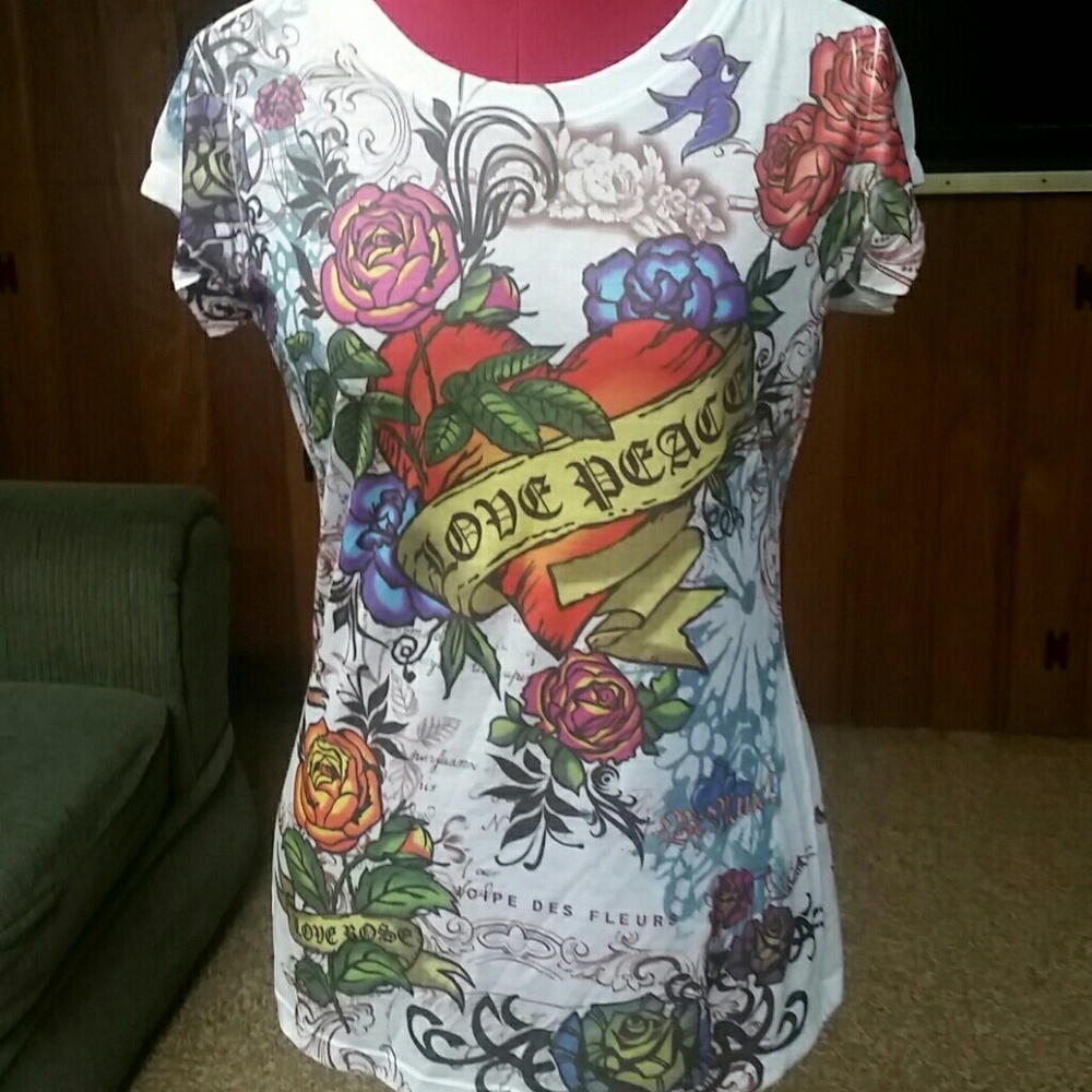 Multi color graphic tee