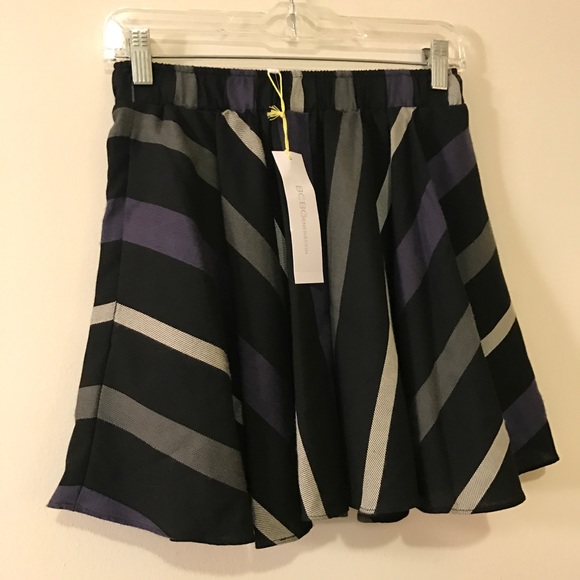 BCBG skirt- Small - Picture 8 of 8